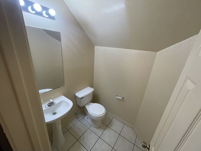 Foto del edificio - 826/828 Sagewood