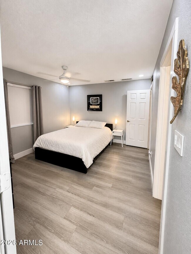 Foto del edificio - 1440 N Idaho Rd