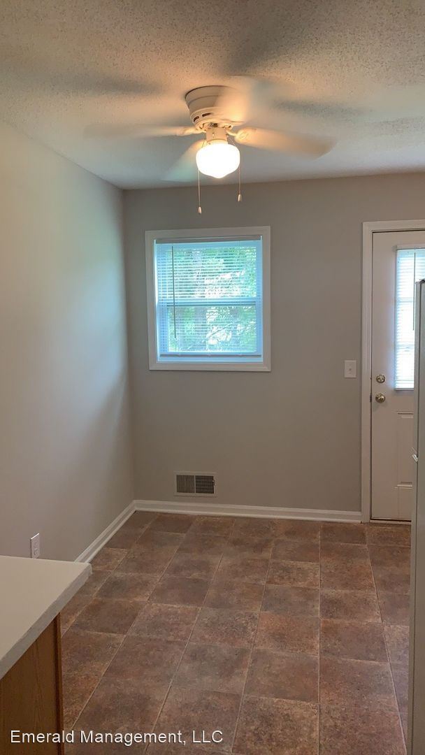 Building Photo - 4698 Cook Dr