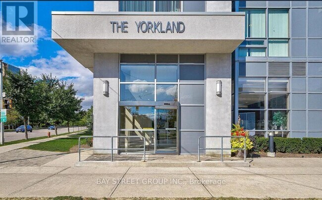 Photo du bâtiment - 275 Yorkland Rd