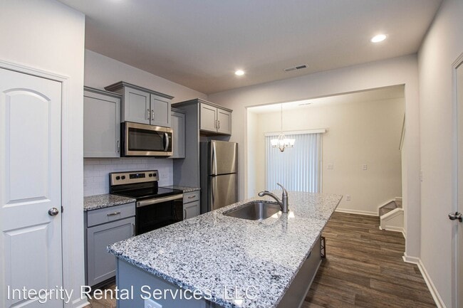 Building Photo - 2 br, 2.5 bath House - 14133 Clayborn St
