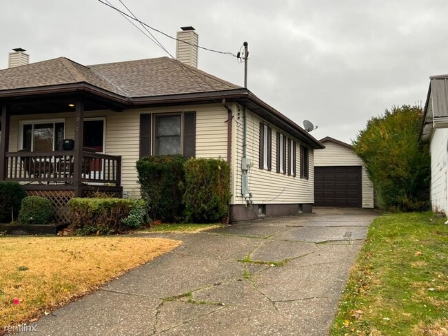Building Photo - 2 br, 1 bath Duplex - 1215 West 33rd Stree...