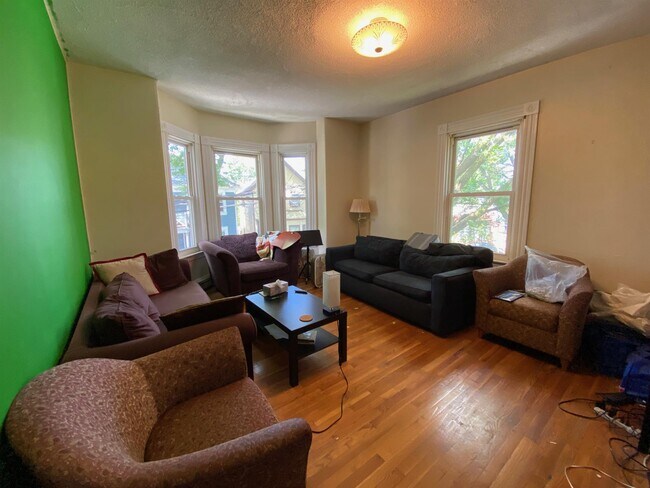 Foto del edificio - 394 Windsor St