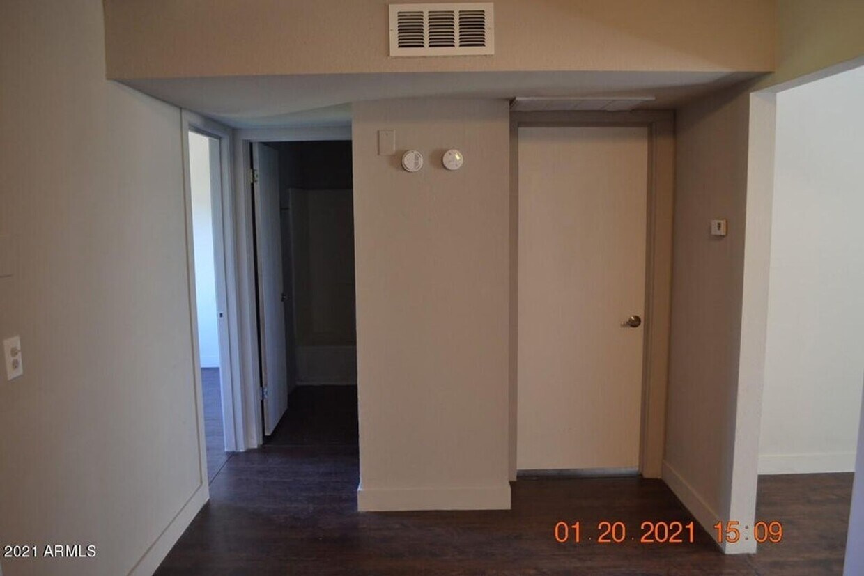 Foto principal - Nice 2 bedroom 2 bath apartment in Apache ...