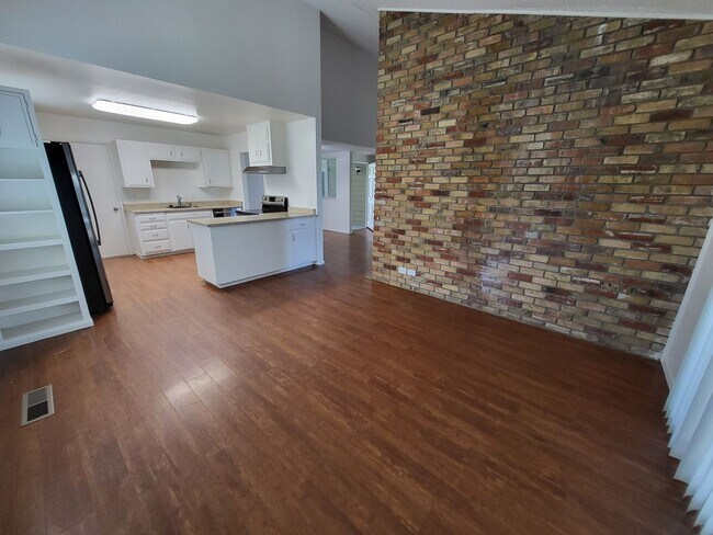 Building Photo - Now Available! 800 Wyoming Ave. Reno, NV 8...