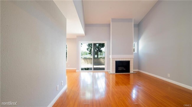 Foto del edificio - 3 br, 3 bath Townhome - 1825 Molokai St