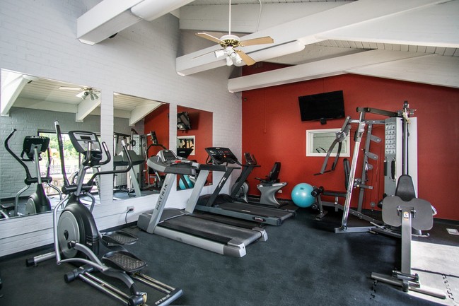 Fitness Room - Riverwood Apartment Homes