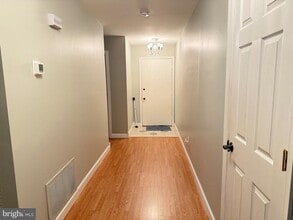 Building Photo - 304B Cypress Point Cir