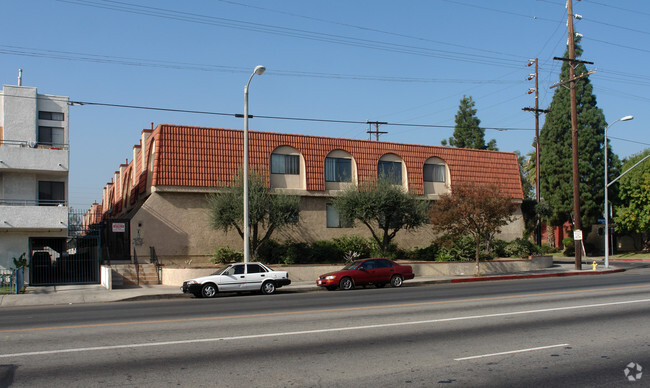 14618 Rayen St. - 14618 Rayen St