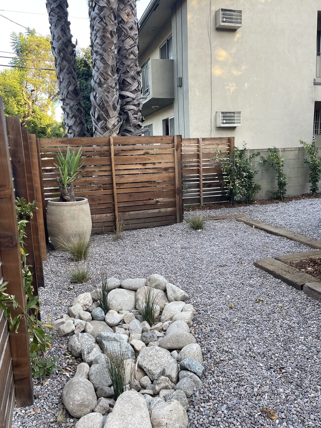 Private Outdoor Courtyard - 3146 Rowena Ave