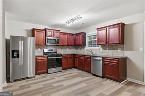 Foto del edificio - 326 Hidden Creek Ln