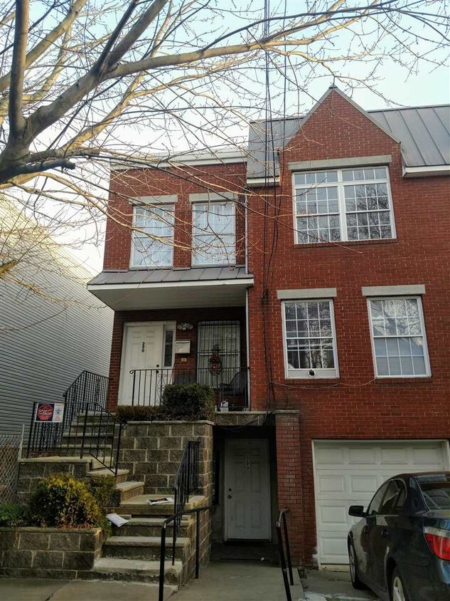 290 Halladay St, Jersey City, NJ 07304 Apartment for Rent in Jersey