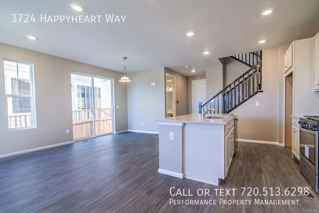 Building Photo - Beautiful Low Maintenance Townhome