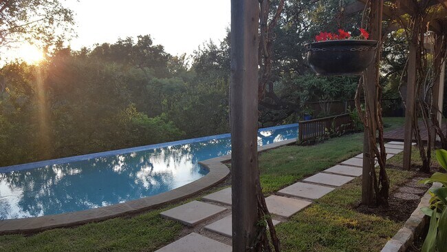 Foto del edificio - 12050 Trotwood Drive