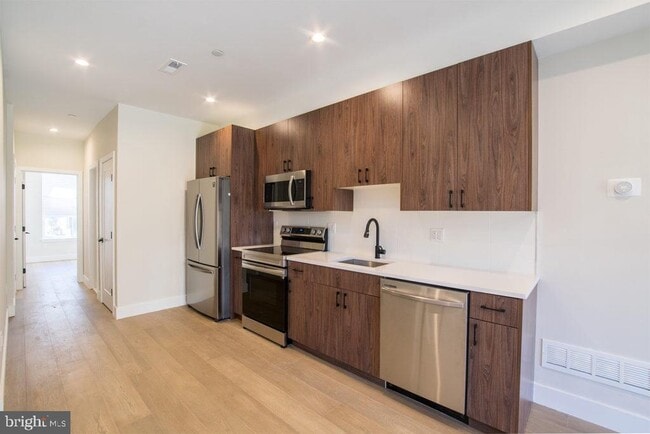 Foto del edificio - 2147 N Franklin St