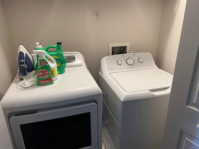 Foto del edificio - 3778 Collingwood Ln