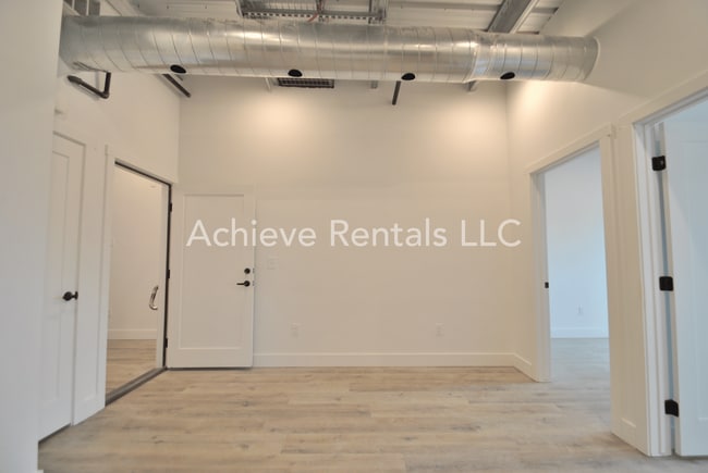 Building Photo - Westfield Lofts - Bay 13