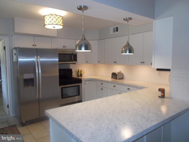 Foto del edificio - 12934 Woodburn Dr