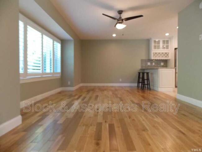 Building Photo - 1105 Askham Dr