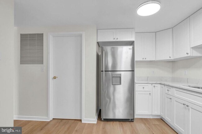 Foto del edificio - 1530 Key Blvd