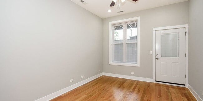 Foto del edificio - Updated, 1bd/1bth Ukrainian Village, Outdoor Space, Available 5/1!