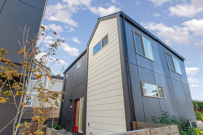 Building Photo - Opportunity to rent a new construction hom...