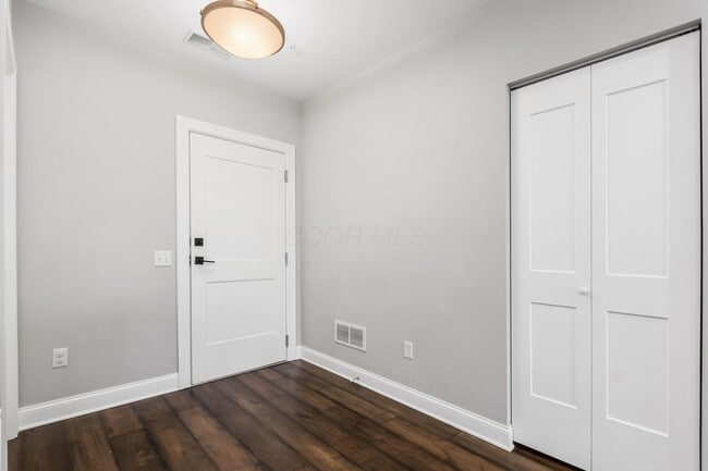 Building Photo - 5339 Highpointe Lakes Dr