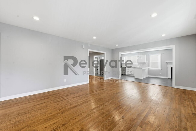 Foto del edificio - 8410 Yolanda Rd