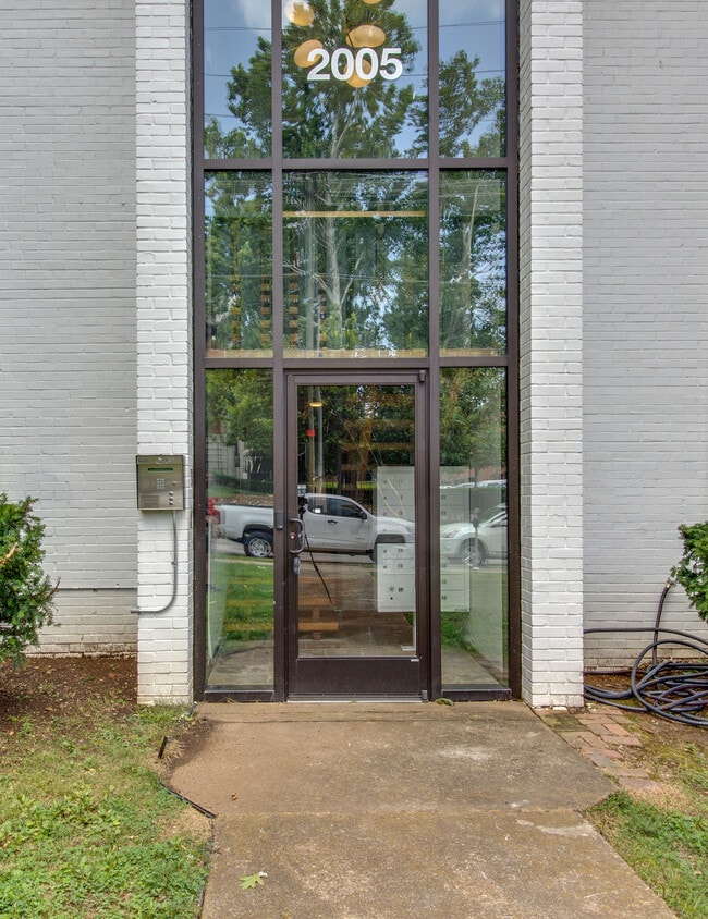 Building Photo - 2005 Capers Ave