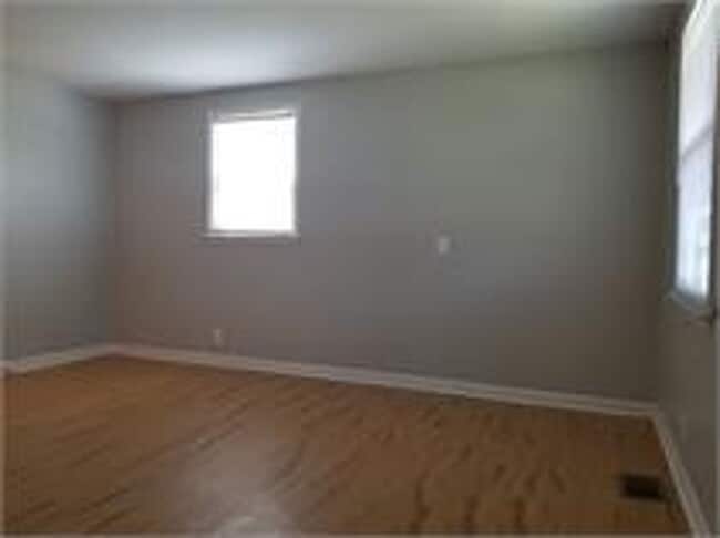 Foto del edificio - 2 bd 1 ba duplex in a Great Location
