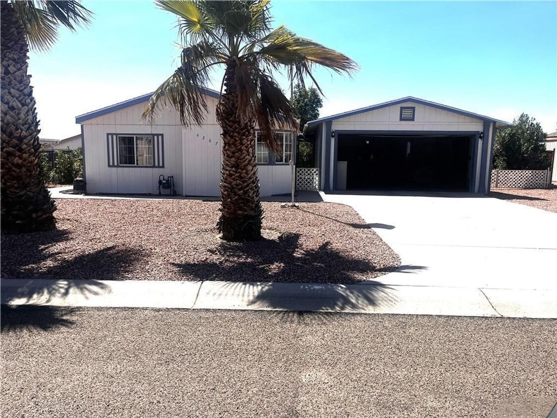Primary Photo - Clean 2 bedroom/2bth home in Sunrise Vistas