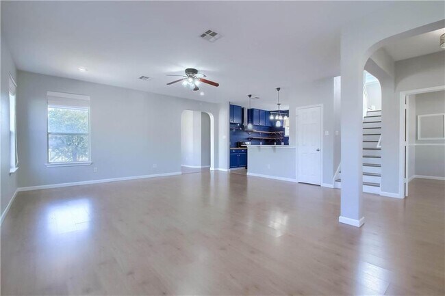 Building Photo - 706 Big Spring Dr