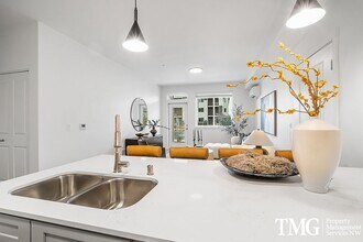 Interior Photo - The Timothy