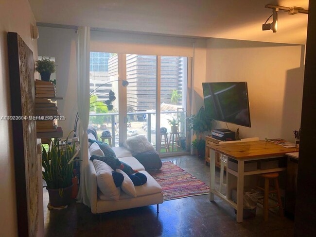 Foto del edificio - 151 SE 1st St