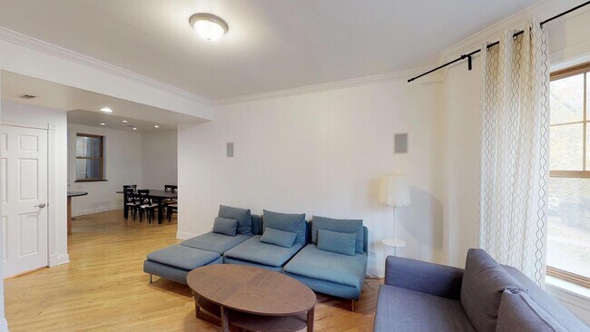 Foto del edificio - 5327 S Harper Ave