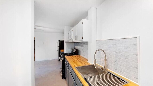 Foto del edificio - 203 Lexington St