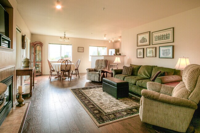 Foto del edificio - Beautiful 3 Bedroom Bordeaux Condo with 2 ...