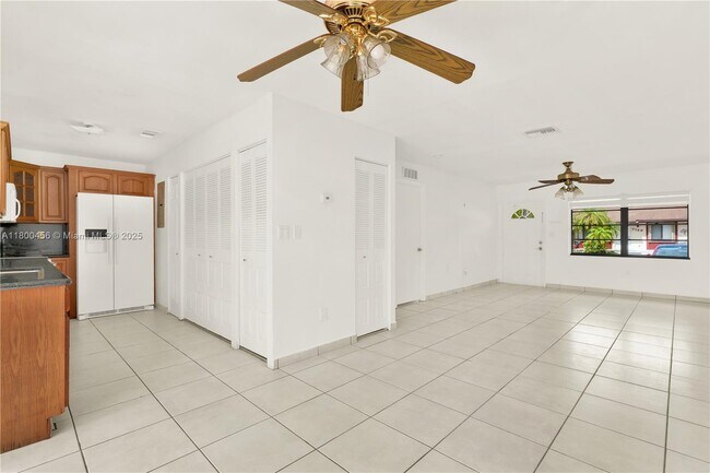 Foto del edificio - 7127 SW 154th Ct