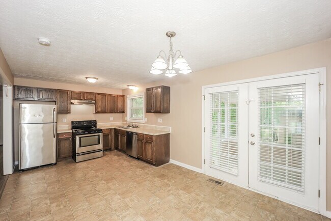 Building Photo - 303 Mercer Dr