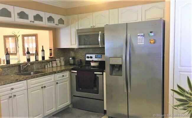 Foto del edificio - 10983 SW 75th St