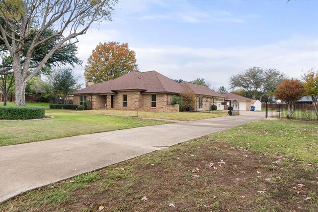 Building Photo - 902 Mission Dr