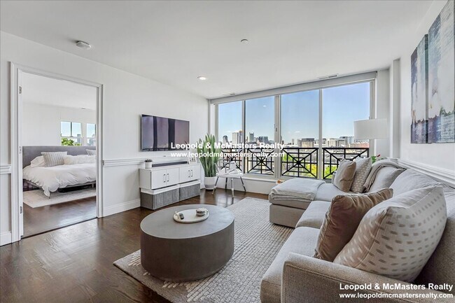 Foto del edificio - 540 E Broadway