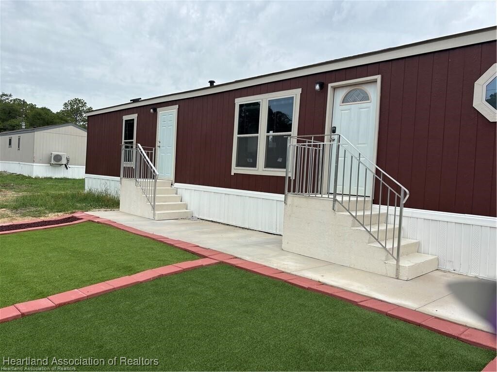 Primary Photo - 2440 Hammock Rd