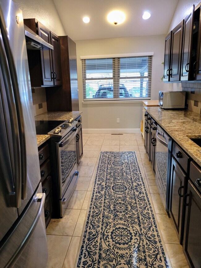 Building Photo - 3831 Apache Ct W