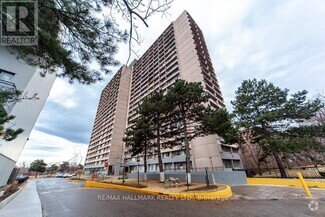 Building Photo - 10-2110 Sunny Glenway