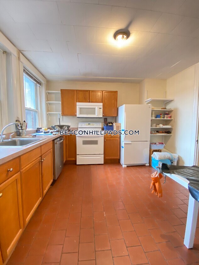 Primary Photo - 61 Myrtle St