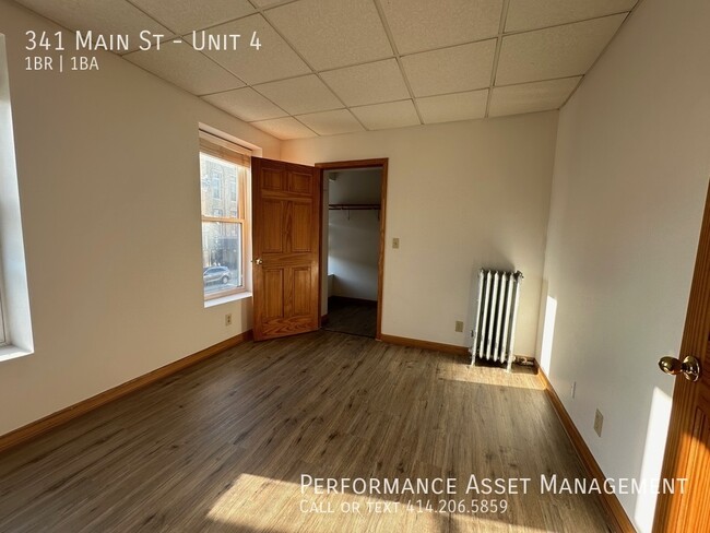 Building Photo - Cozy 1br in downtown Racine