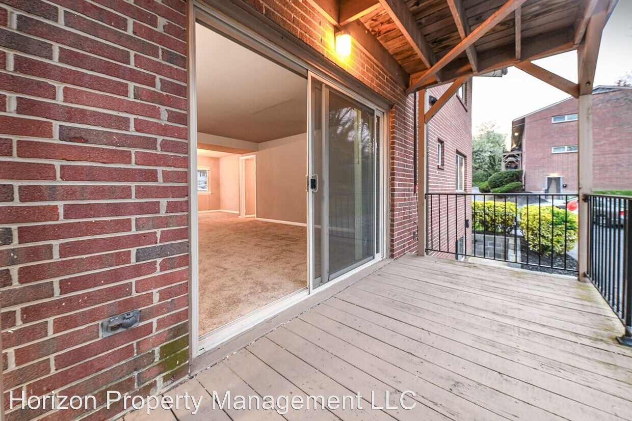 Primary Photo - 6103-6107 Bellona Ave