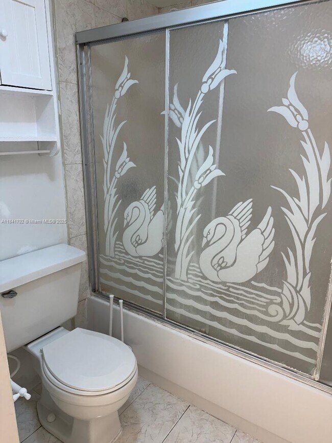 Foto del edificio - 2935 NE 163rd St