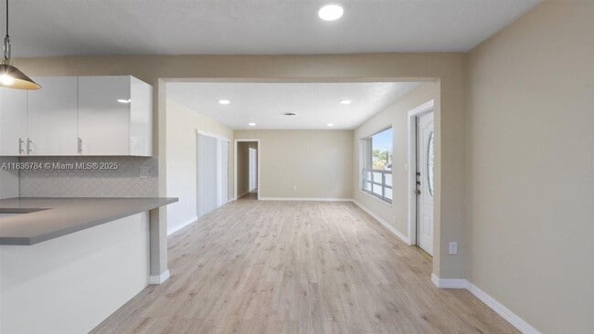 Foto del edificio - 7211 Shalimar St